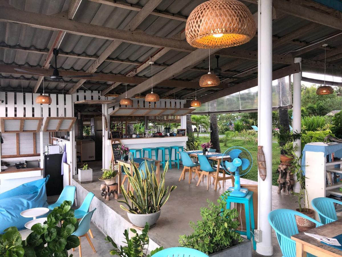Le Petit Saint Tropez Hotell Khanom Exteriör bild