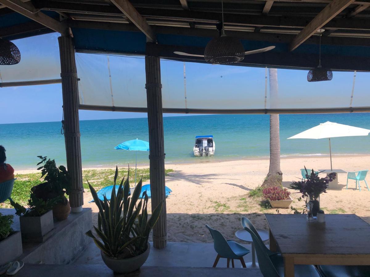 Le Petit Saint Tropez Hotell Khanom Exteriör bild