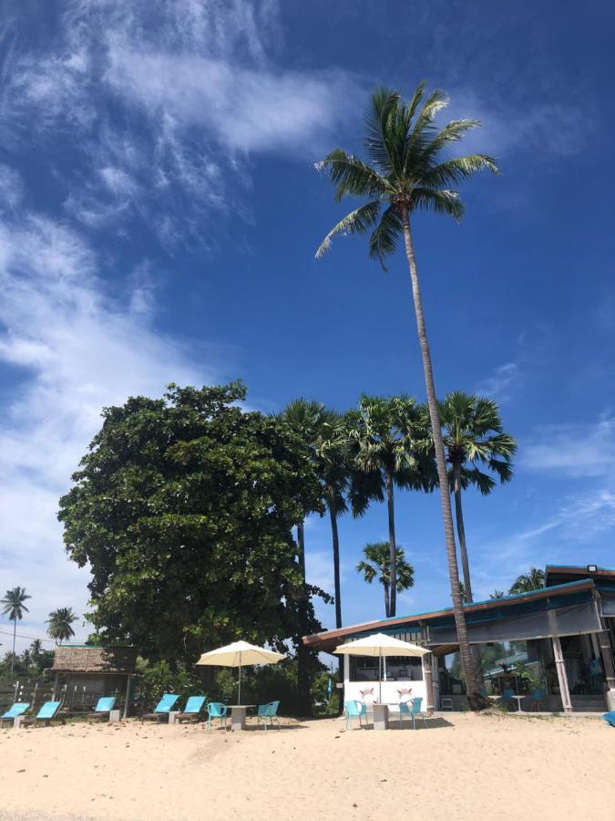 Le Petit Saint Tropez Hotell Khanom Exteriör bild