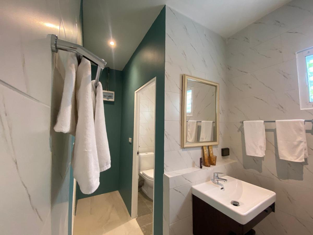 Le Petit Saint Tropez Hotell Khanom Exteriör bild