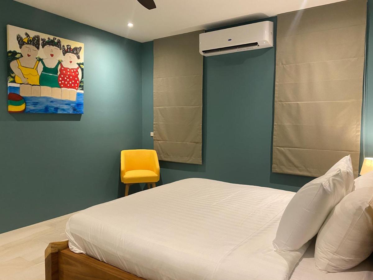 Le Petit Saint Tropez Hotell Khanom Exteriör bild