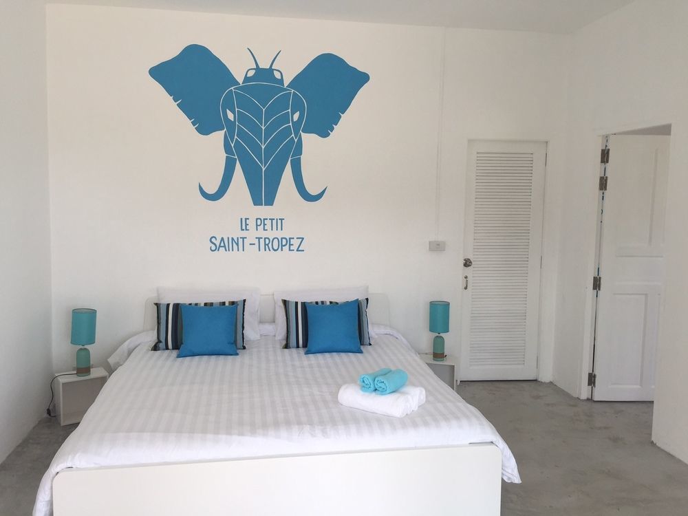 Le Petit Saint Tropez Hotell Khanom Exteriör bild